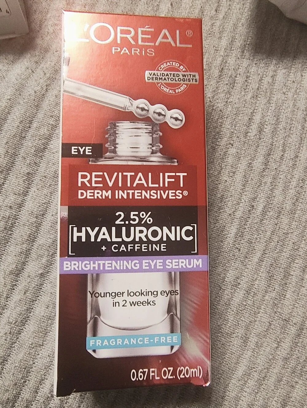L'Oréal Revitalift Brightening Eye Serum - Red